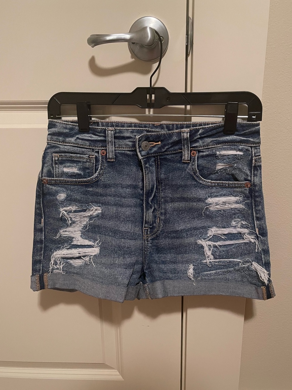 American Eagle Outfitters 🦅 AE Women Distressed Denim Women’s Shorts Blue Size 2